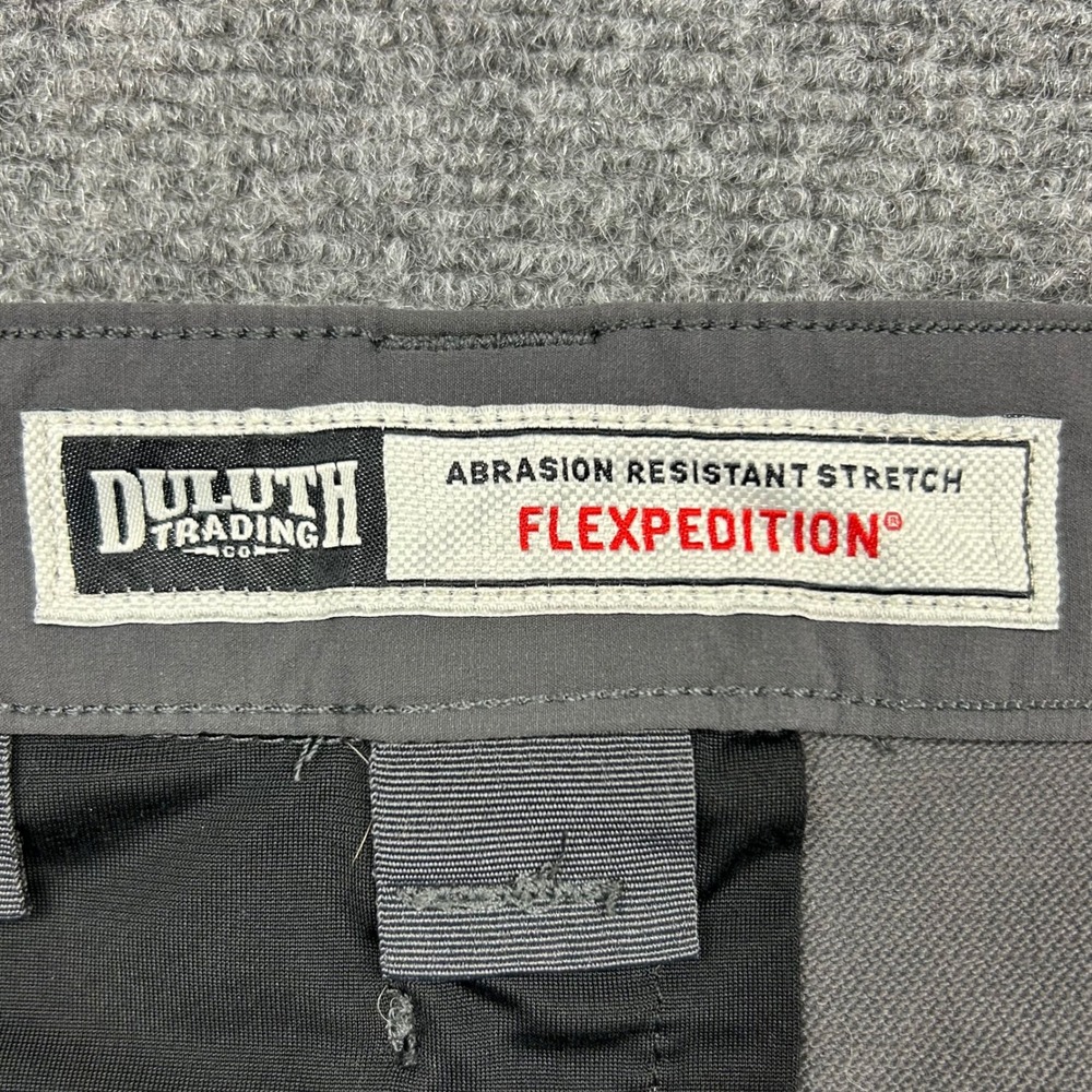 Duluth Trading Co Flexpedition Pants Mens 40x30 Grey Stretch Cargo Tactical Work - Picture 3 of 12